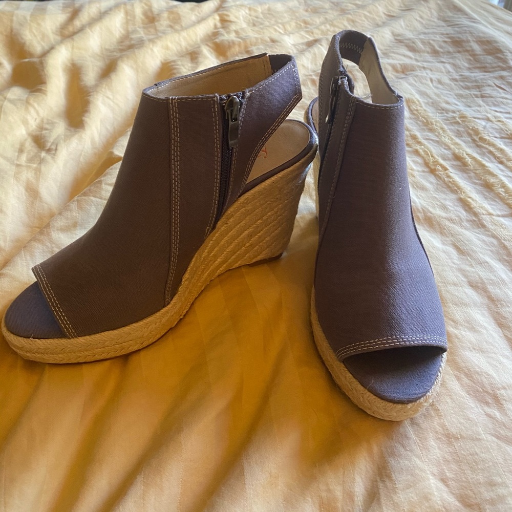 Brown/gray wedge slingback espadrilles